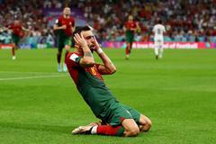 Bruno Fernandes slaví gól v zápase MS 2022 Portugalsko - Uruguay