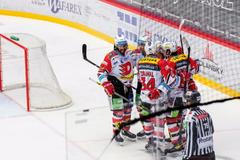 Radost pardubických hokejistů v zápase extraligy