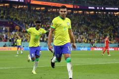 Casemiro slaví gól v zápase MS 2022 Brazílie - Švýcarsko