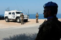 Příslušníci mírových sil OSN v Nákuře na libanonsko-izraelské hranici.