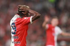 Peter Olayinka v odvetě 4. předkola EKL Slavia - Čenstochová