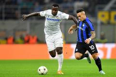 fotbal, Liga mistrů 2022/2023, Inter Milán - Viktoria Plzeň, Mohamed Tijani, Lautaro Martínez