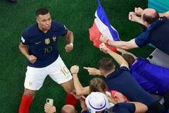 Kylian Mbappé slaví gól v zápase MS 2022 Francie - Dánsko