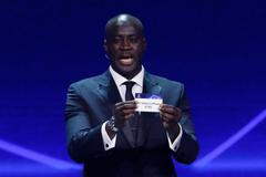 Yaya Touré při losu základních skupin Ligy mistrů právě vytáhl Viktorii Plzeň