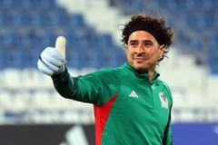 Mexický brankář Guillermo Ochoa na MS 2022 v Kataru