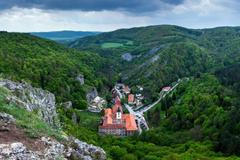 Svatý Jan pod Skalou