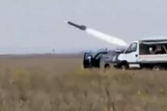 Tajemné zabijácké dodávky. Ukrajinci používají proti Rusům vysoce nebezpečnou provizorní zbraň