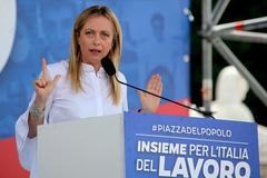 ŽIVĚ: Nespolupracujte s neofašisty, vyzývá vládu europoslanec Pirátů. Co na to ODS?