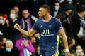 Kylian Mbappé slaví branku v osmifinále LM mezi Realem a PSG