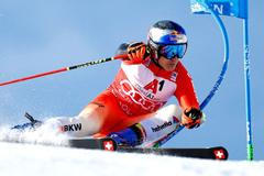 Marco Odermatt při obřím slalomu ve Světovém poháru v Söldenu 2022