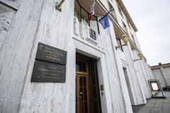 Záznam: Tisková konference ministra zdravotnictví. Řešením nedostatku léku je výroba v Evropě