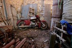 Jawa 250 panelka na renovaci, 1. díl nález ve stodole