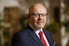 ŽIVĚ: Válek chce vrátit nadstandardy do zdravotnictví. Co by znamenala dvojí kvalita péče?