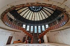 Zchátralý bývalý obchodní dům Breda v Opavě, jehož autorem je architekt Leopold Bauer