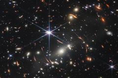 Nové snímky vesmíru? Vyfocená oblast je o velikosti tenisového míčku, říká astronom Bursa