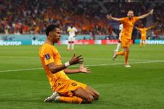 Cody Gakpo slaví gól v zápase MS 2022 Senegal - Nizozemsko