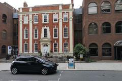 Británie nabíjení elektromobilu