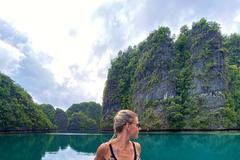 Česká oštěpařka provokuje dováděním v Indonésii, biatlonistky trpí pod závažím