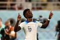 Bukayo Saka slaví gól v zápase MS 2022 Anglie - Írán