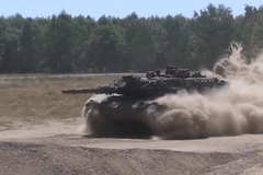 07 - Hlavní bojový tank Leopard 2A4