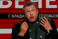Prominentnímu Solovjovovi ujíždějí nervy. Vztekle zesměšňoval druhého propagandistu