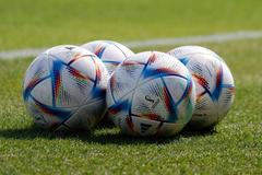 Míče Al Rihla pro fotbalové MS 2022 v Kataru