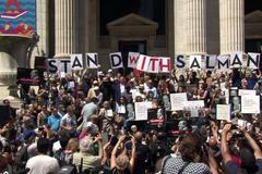 Čtení na podporu Salmana Rushdieho