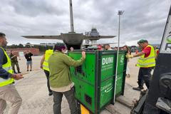 Gorila Duni při převozu do pražské zoologické zahrady.