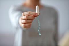 zena, tampon, menstruace