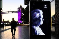 Londýn královna Alžběta II. rozloučení fronta