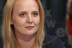 Lidé na elektrokoloběžkách jsou problém. Měl by platit věkový limit, říká Novotná