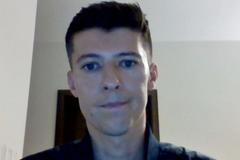 Když nás střílí, nemůžeme mlčet. Nejsem hrdina, říká moderátor o svém coming outu