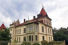 Hradec Králové, Orlické nábřeží, vily