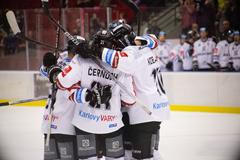 Hokejisté Karlových Varů slaví gól v extralize 2022/23