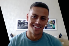 Bez Frází Tomáš Holeš