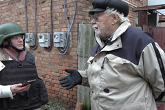 Dobrovolníci pomáhají evakuovat civilisty z Bachmutu