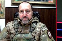 "Nemáme na to, vyhrát válku konvenčními zbraněmi, zbývá jediné," přiznává ruský velitel