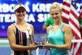 Barbora Krejčíková a Kateřina Siniaková slaví triumf na US Open 2022