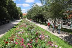 Ilustrační foto - léto, teplo, počasí, lidé, Praha