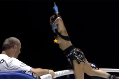 Zápasnice MMA oslavila vítězství odvážným způsobem