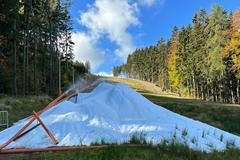 Výroba sněhu v říjnu? Běžná věc. Bazény taky dál spotřebovávají energii, říká Hanuš