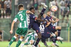 Georgios Vagiannidis a Oscar Dorley v odvetě 2. předkola EKL Panathinaikos - Slavia