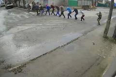 Záběry z průmyslových kamer prokazují ruskou vinu na masakru v Buči