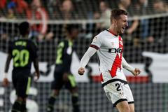 Ivan Balliu slaví vítězství Vallecana nad Realem Madrid