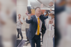 Zamilovaný Ronaldo málem zboural stadion, Van Gaal pařil jak zamlada