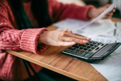 Ilustrační foto - topení, teplo, topná sezóna, zima, teplota, bydlení, energie, peníze, náklady, inflace, ekonomika, zálohy, ekonomická krize, domácnost, vyúčtování, šetření, snížení teploty, faktury,