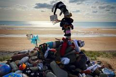 Pomníček skřítka Dobbyho z Harryho Pottera.