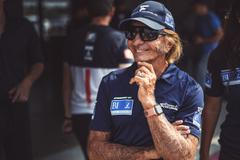 Emerson Fittipaldi při testech tahače Buggyra v Mostě