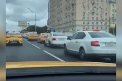 Hackeři zaútočili na Moskvu. Falešným objednáním taxíku zablokovali hlavní silnici