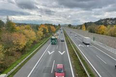 Bezpečná vzdálenost, dopravní značení, dálnice D5